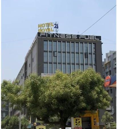 Hotel Royal 24 Ахмедабад Экстерьер фото
