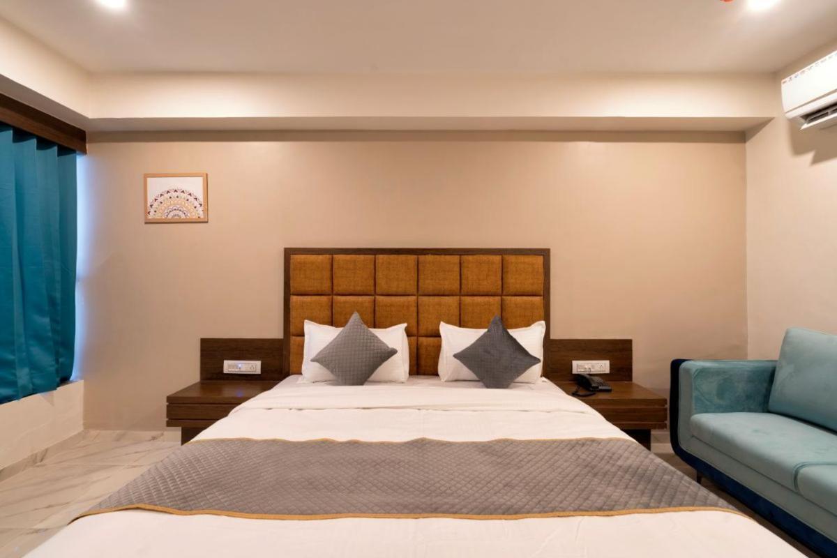 Hotel Royal 24 Ахмедабад Экстерьер фото