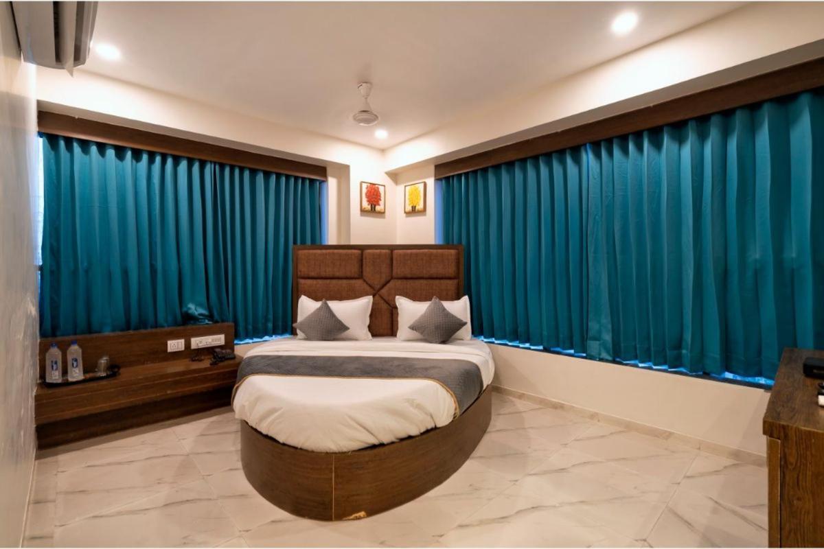 Hotel Royal 24 Ахмедабад Экстерьер фото